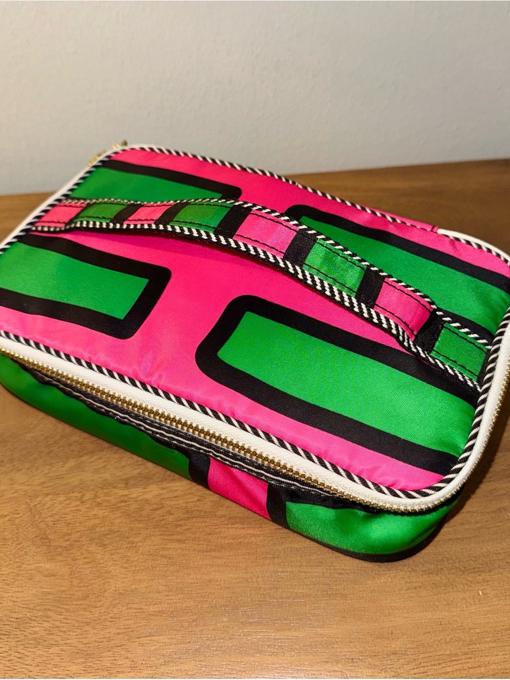 Sonia Kashuk Art Deco Cosmetic Case - Green and Pink - Picture 5 of 6